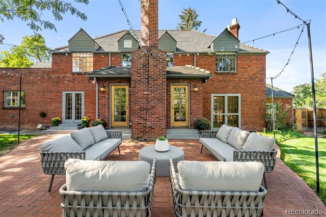 180 Dahlia Street