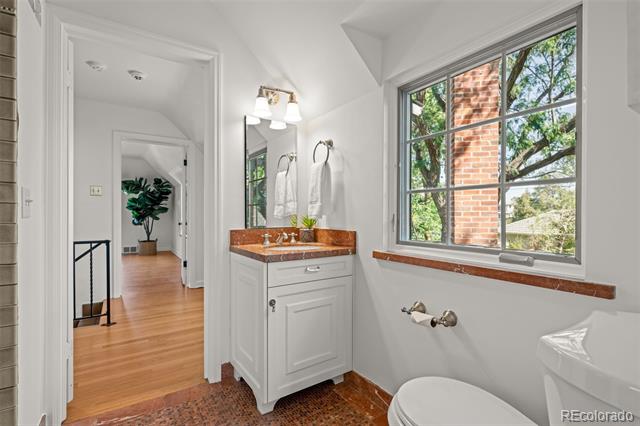 180 Dahlia Street