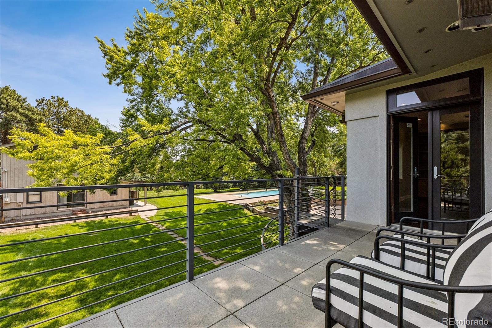 16 Vista Road