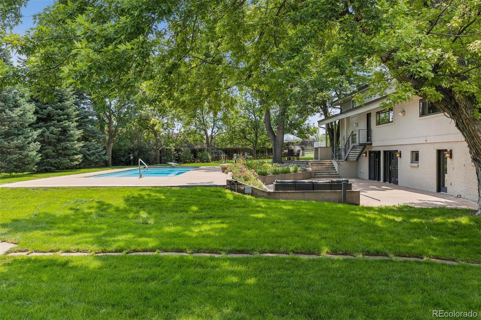16 Vista Road