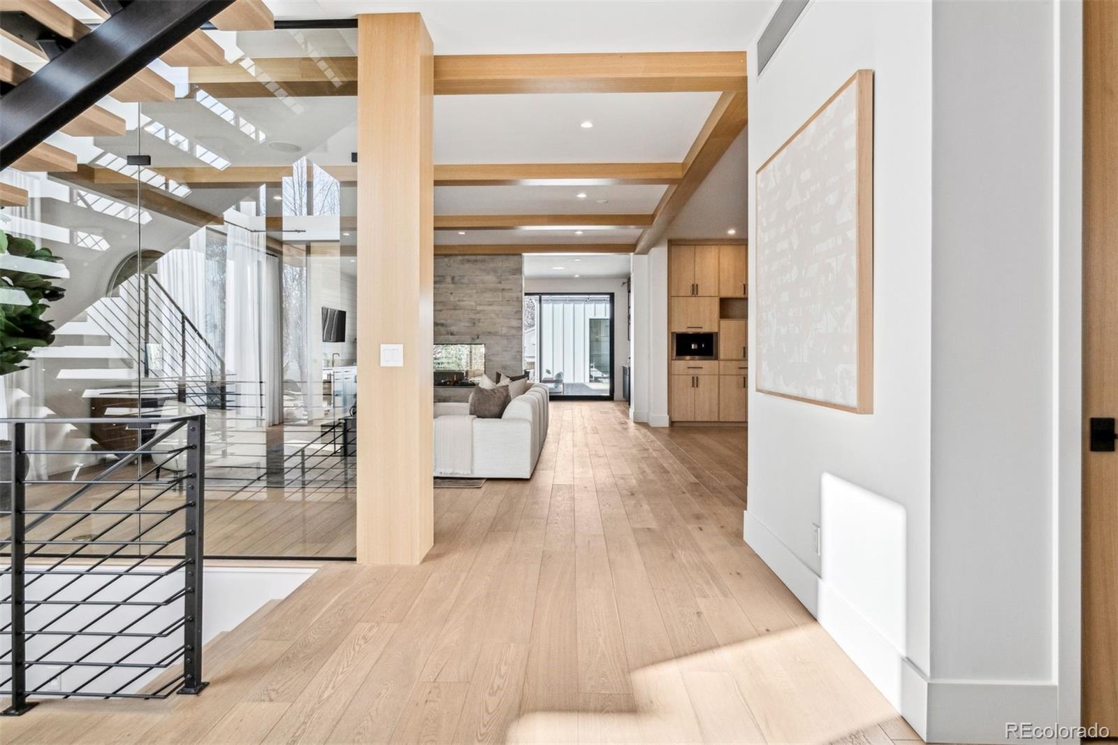 2475 S Saint Paul Street