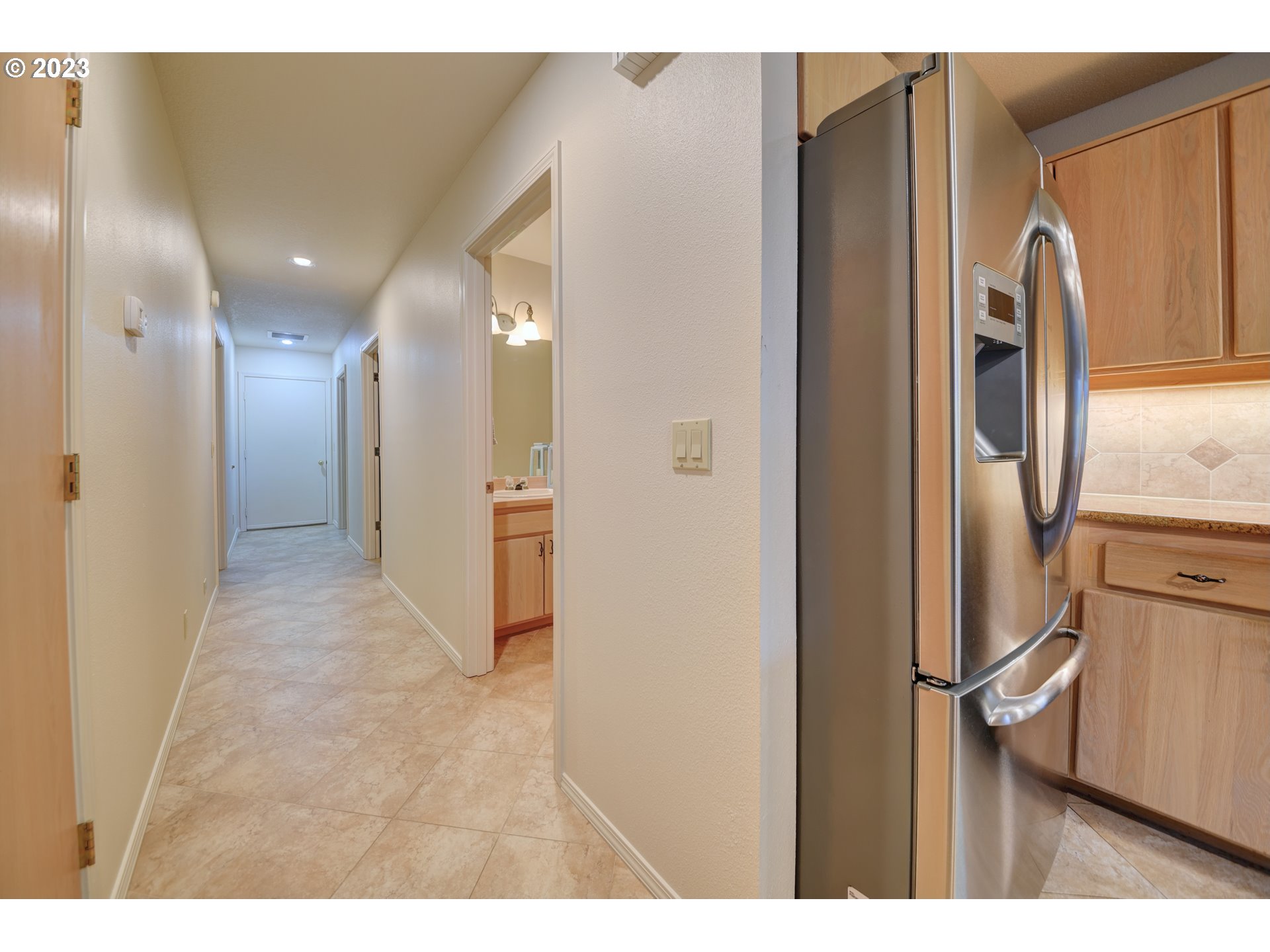 3041 NW GOLF VIEW DR