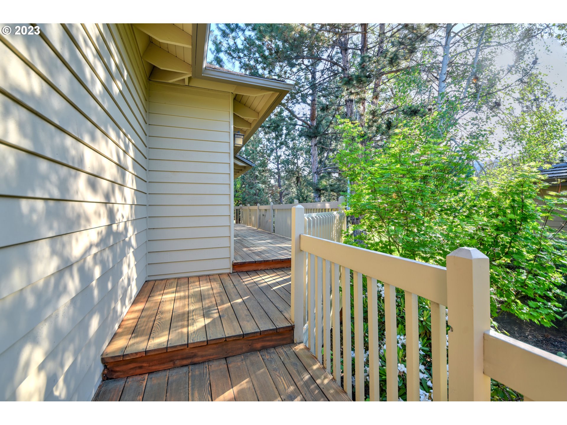 3041 NW GOLF VIEW DR