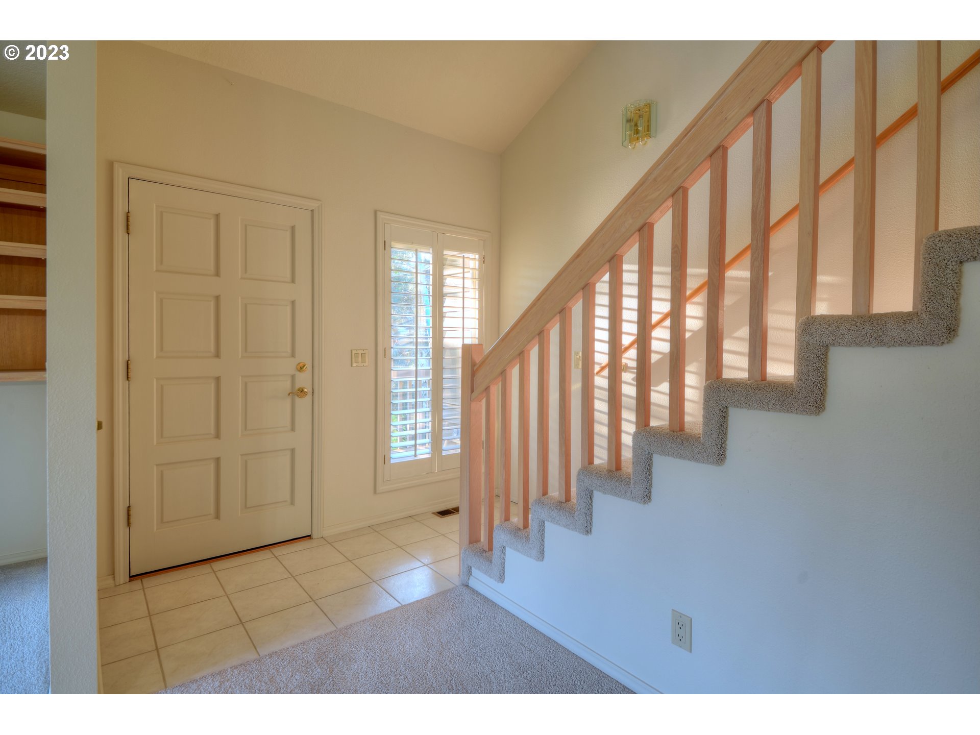 3041 NW GOLF VIEW DR