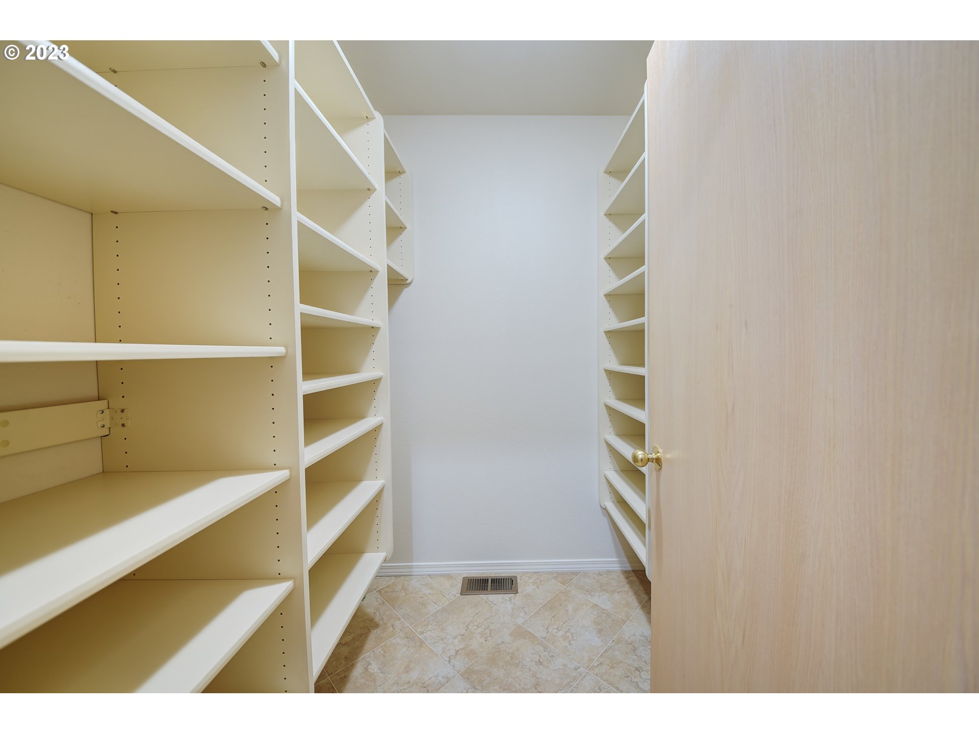 3041 NW GOLF VIEW DR