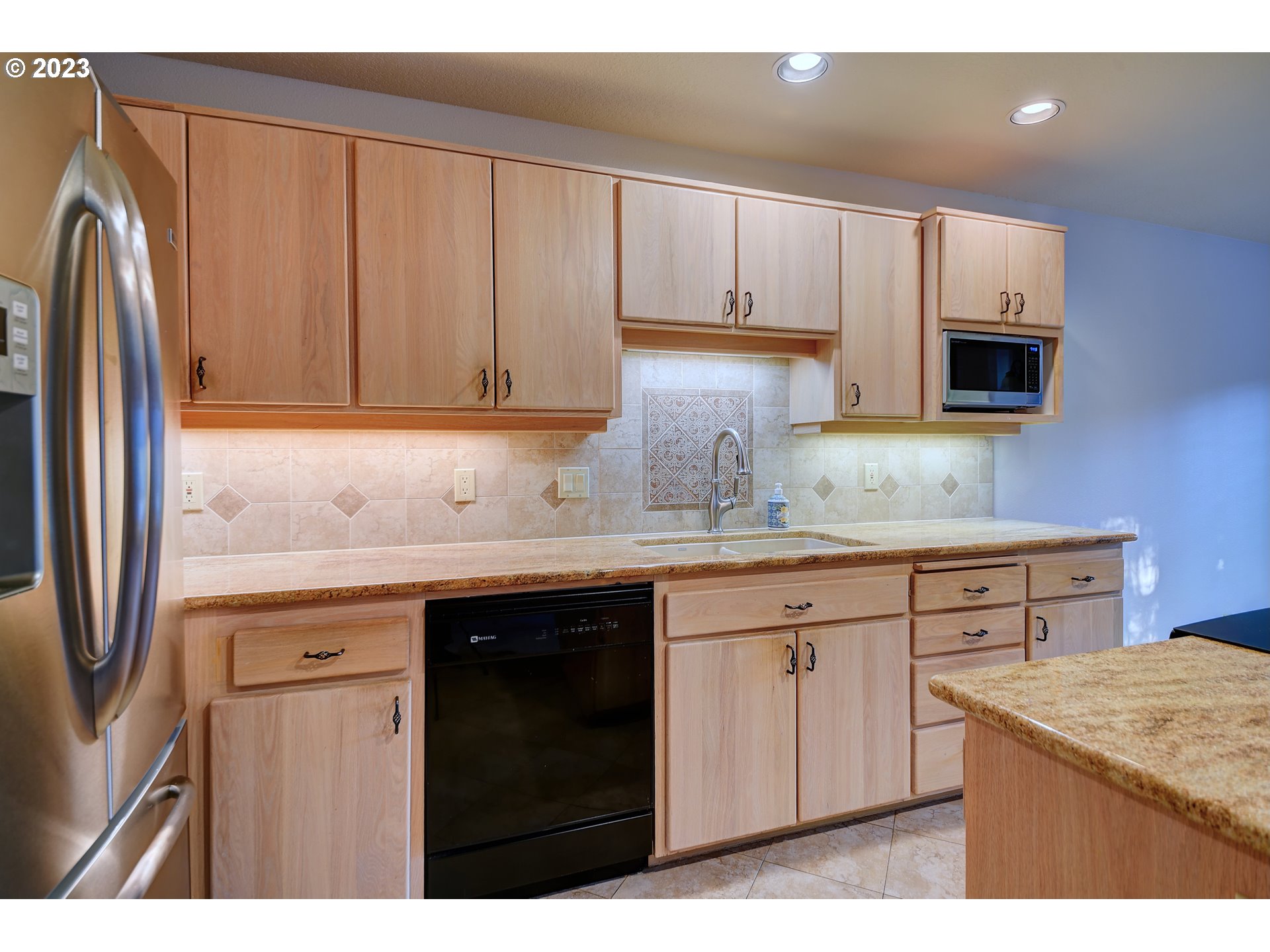 3041 NW GOLF VIEW DR