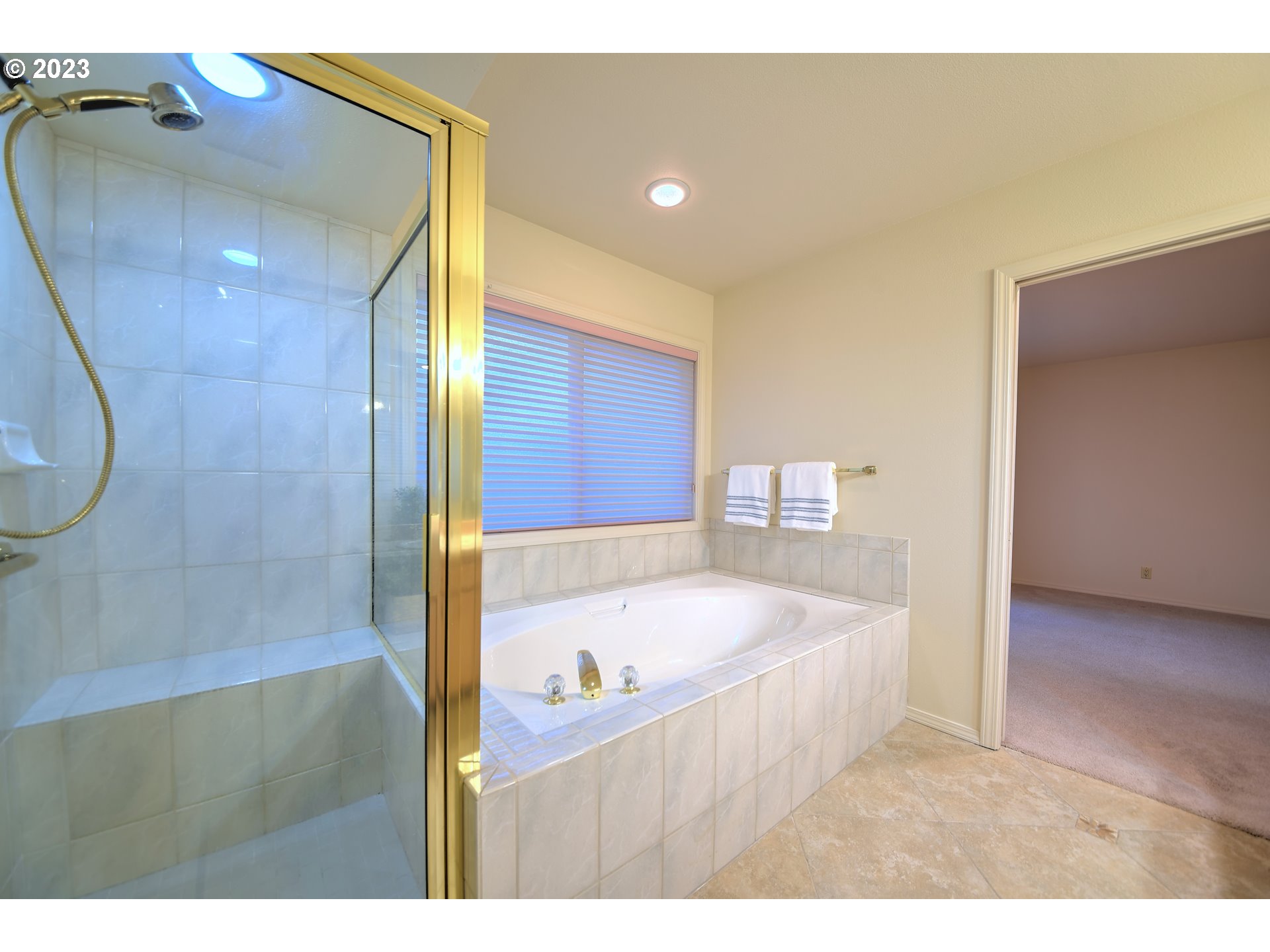 3041 NW GOLF VIEW DR