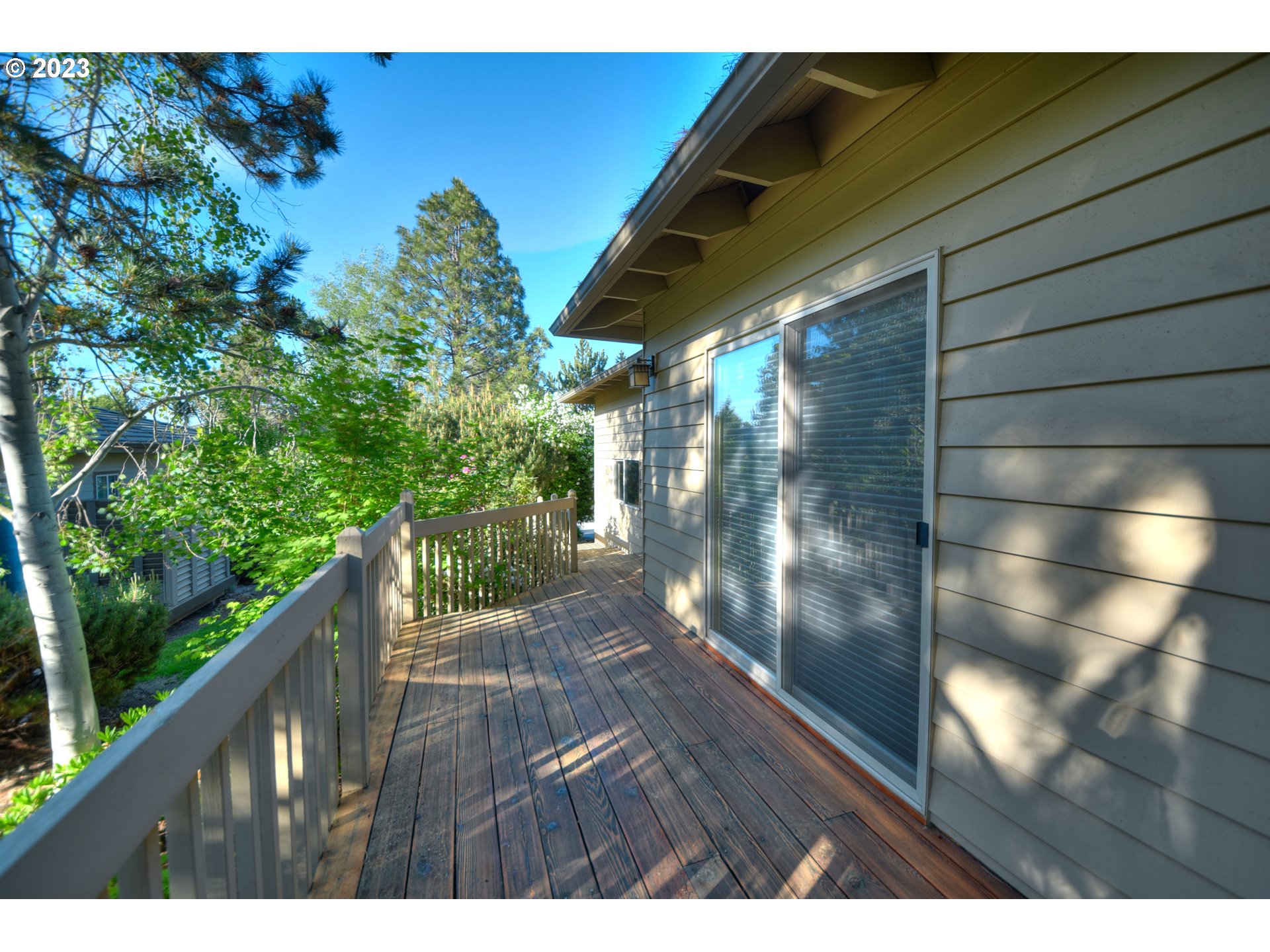 3041 NW GOLF VIEW DR