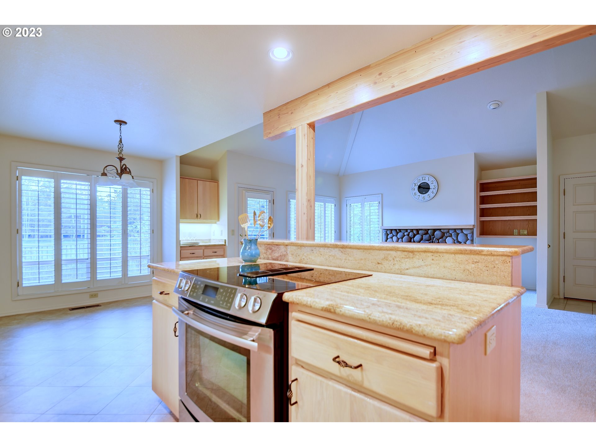 3041 NW GOLF VIEW DR