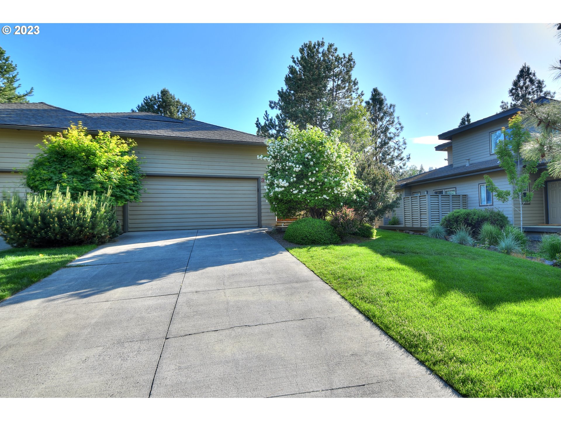 3041 NW GOLF VIEW DR