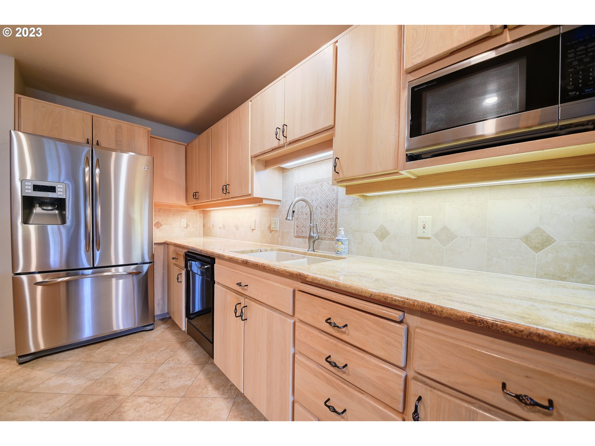 3041 NW GOLF VIEW DR