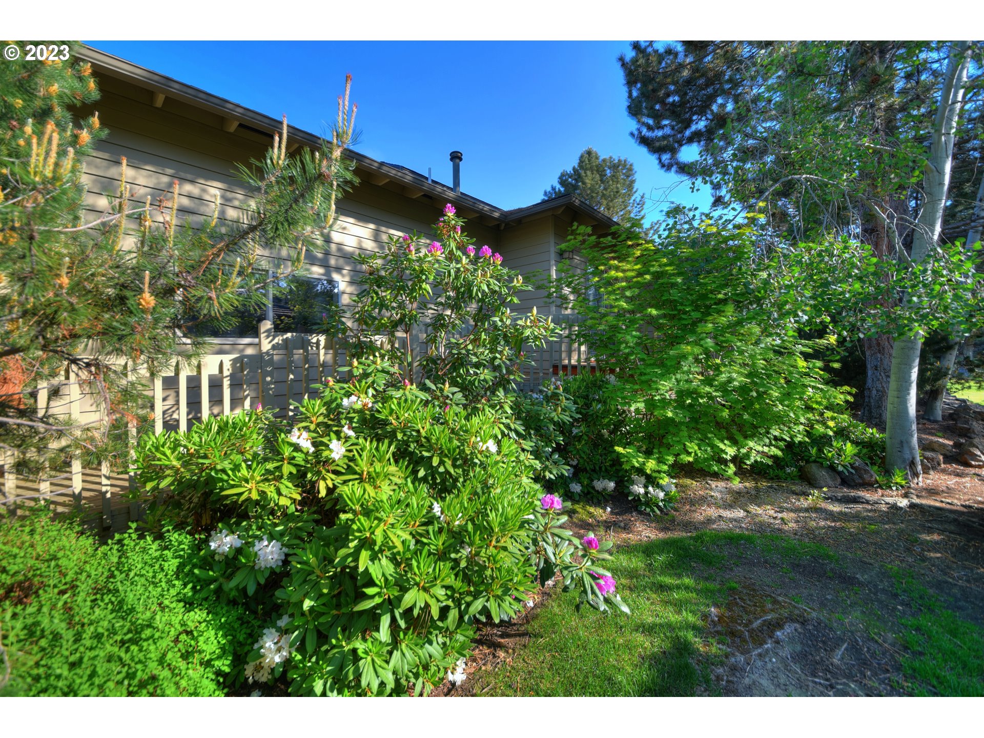 3041 NW GOLF VIEW DR