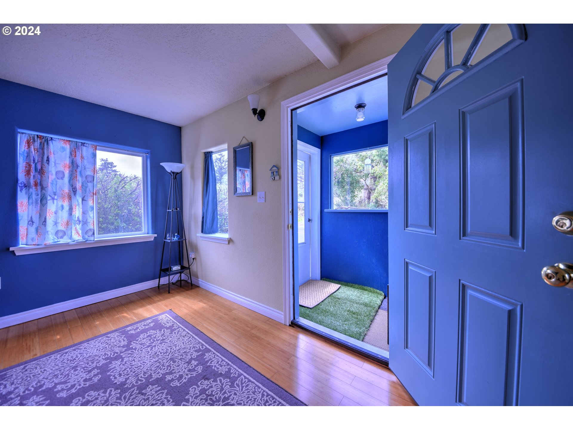 2208 NW OCEANVIEW DR