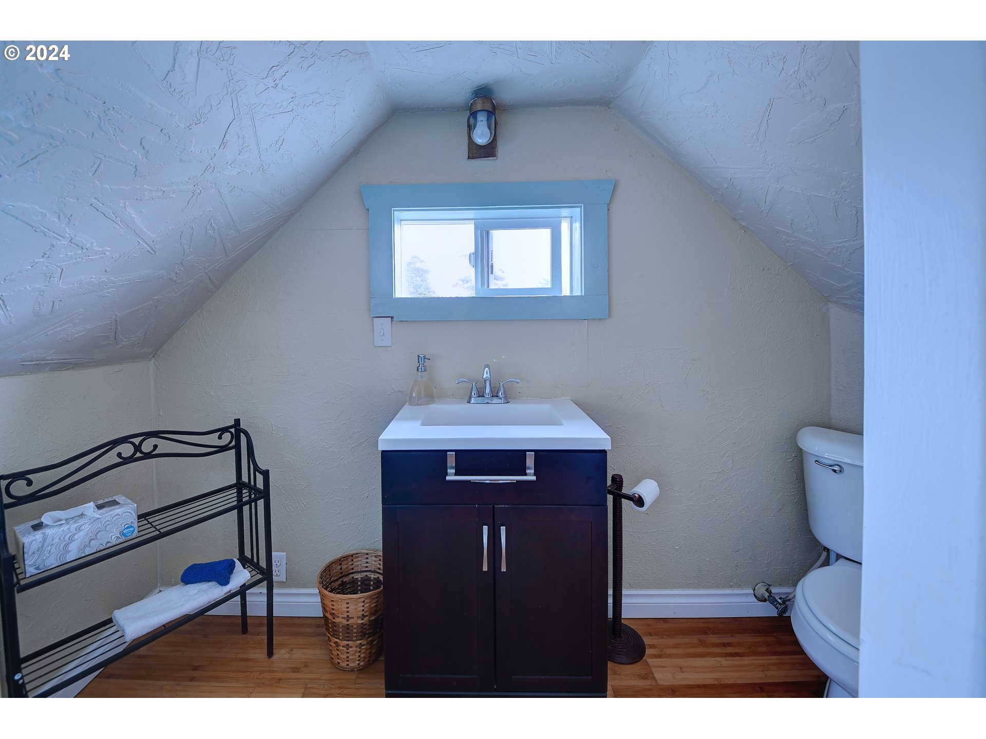 2208 NW OCEANVIEW DR