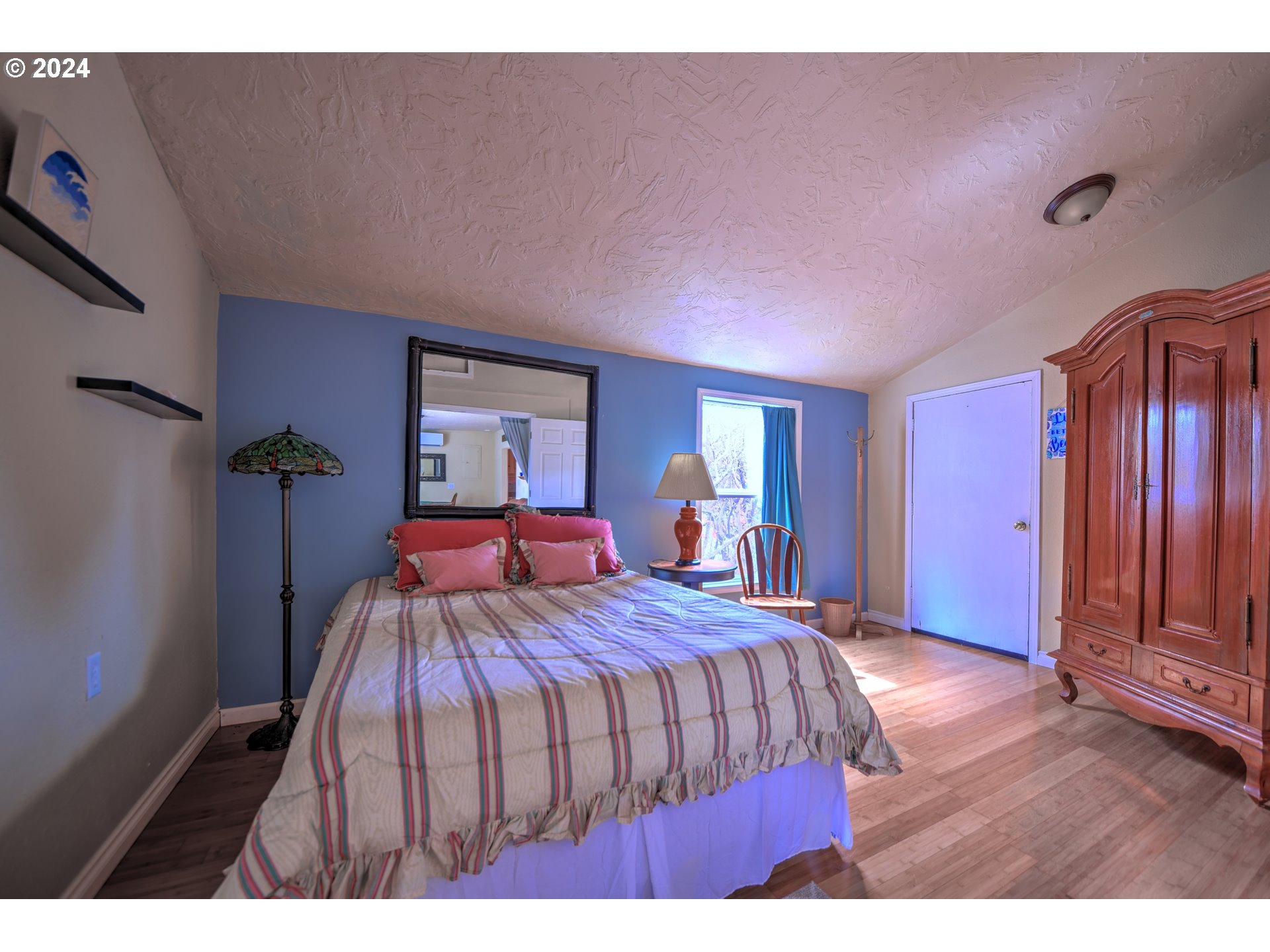 2208 NW OCEANVIEW DR