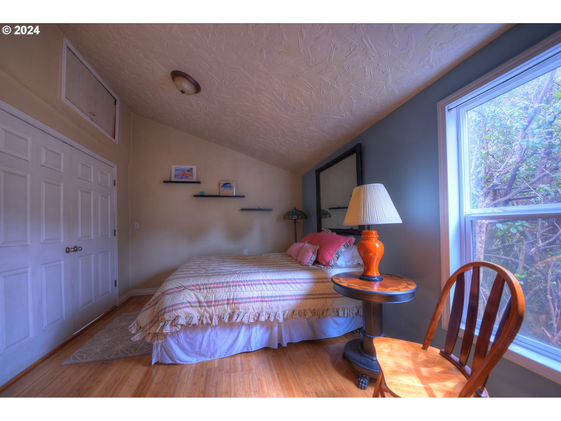 2208 NW OCEANVIEW DR