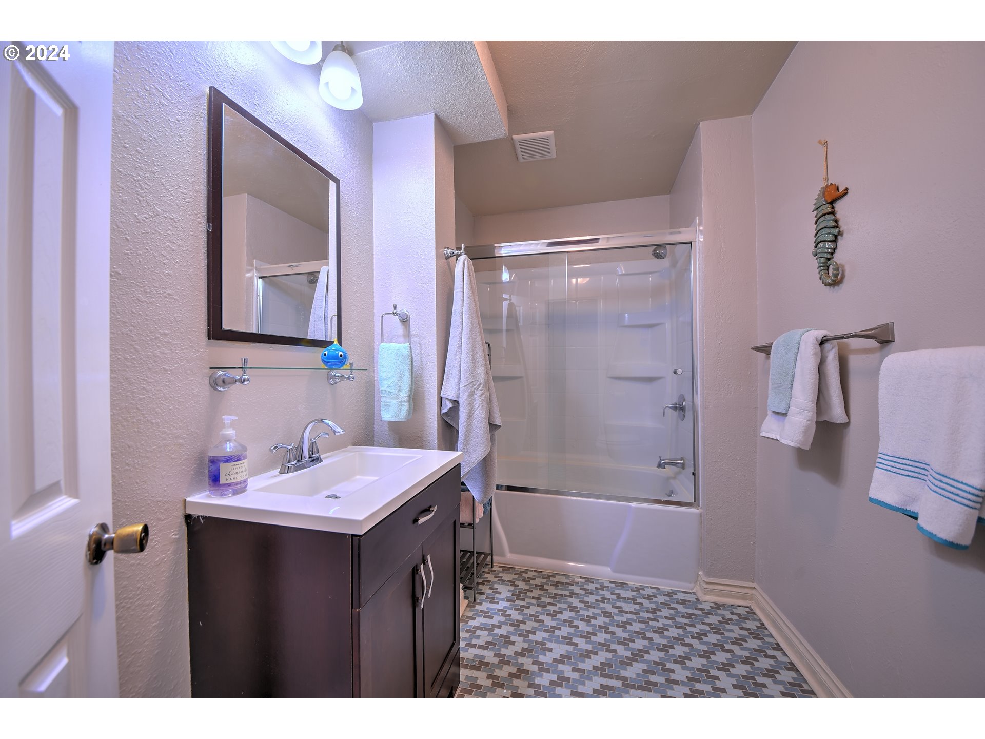 2208 NW OCEANVIEW DR