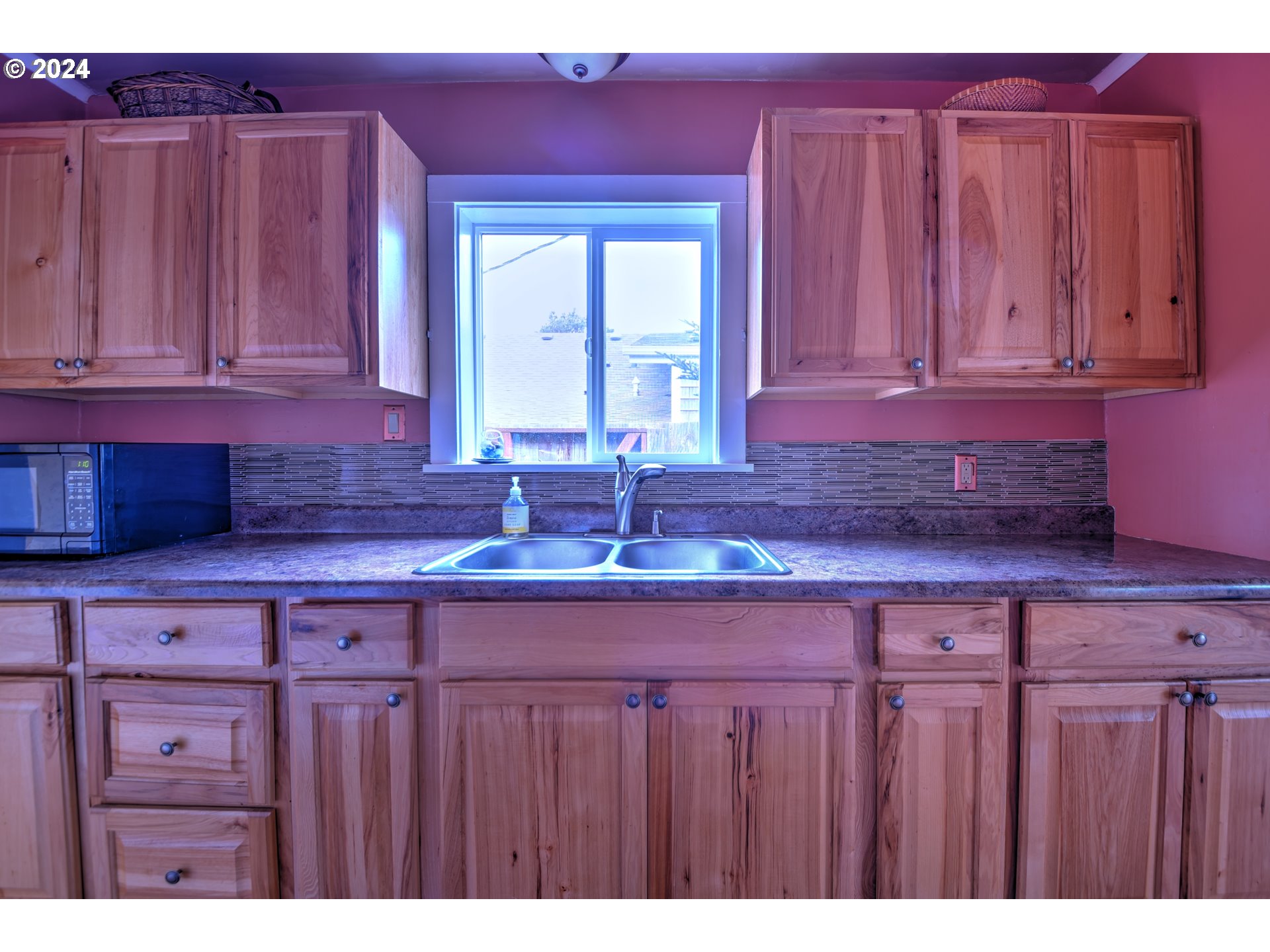 2208 NW OCEANVIEW DR