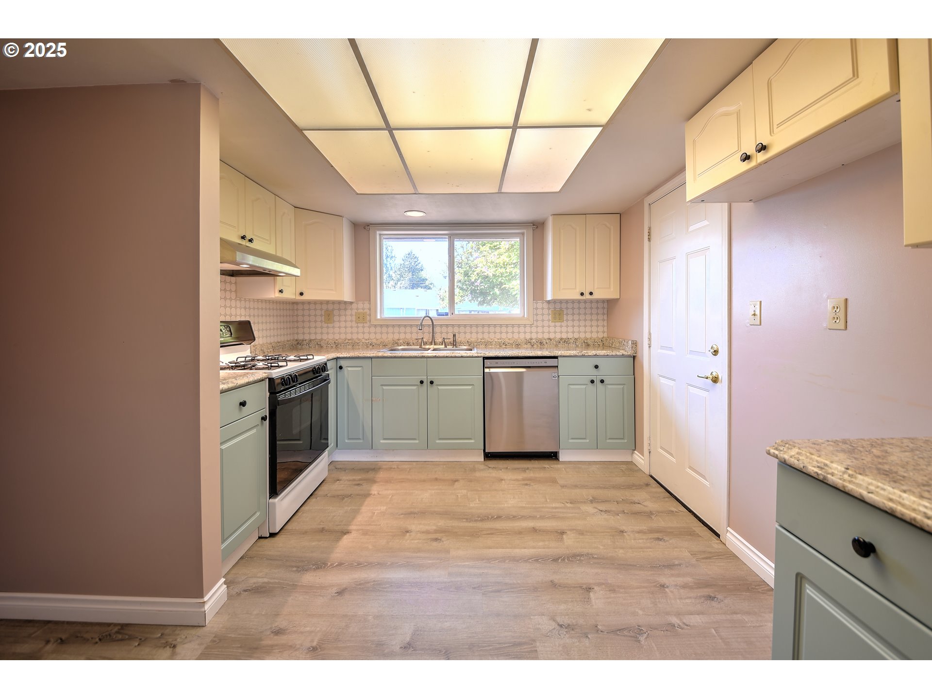 3847 SOUZA ST