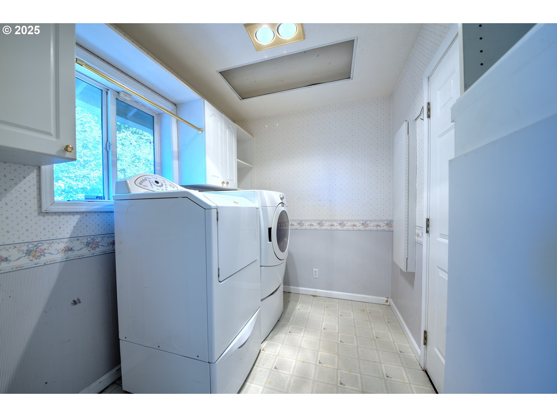 3847 SOUZA ST