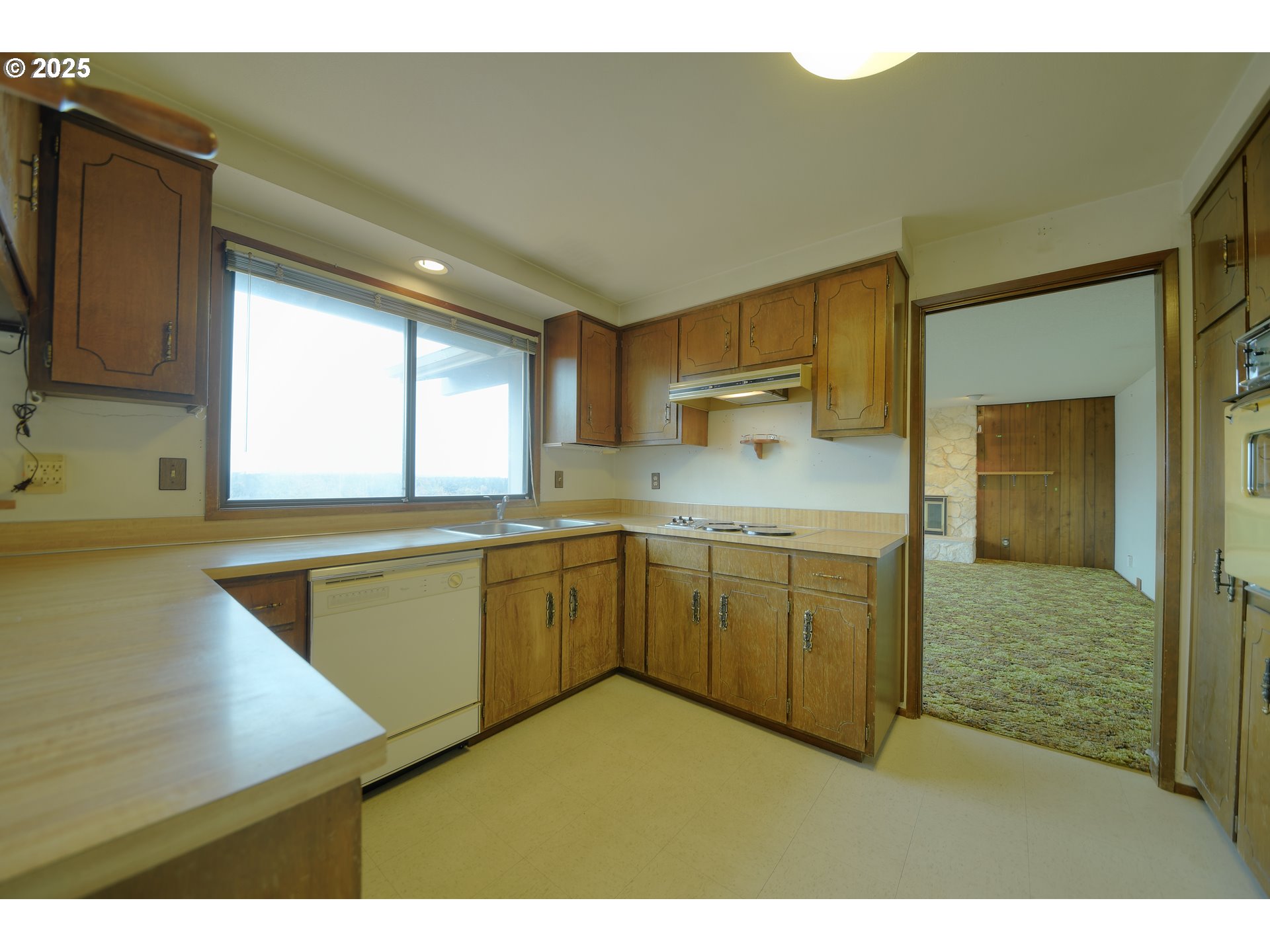 724 Sunset DR, Springfield