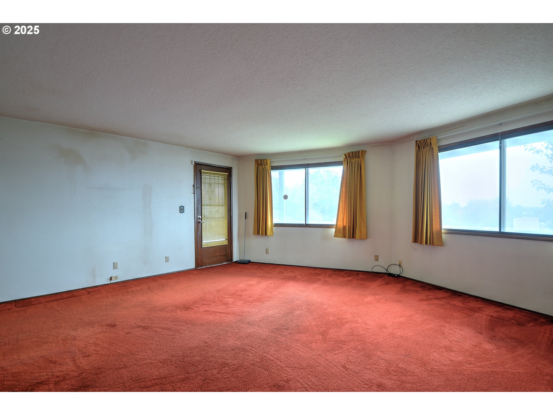 724 Sunset DR, Springfield