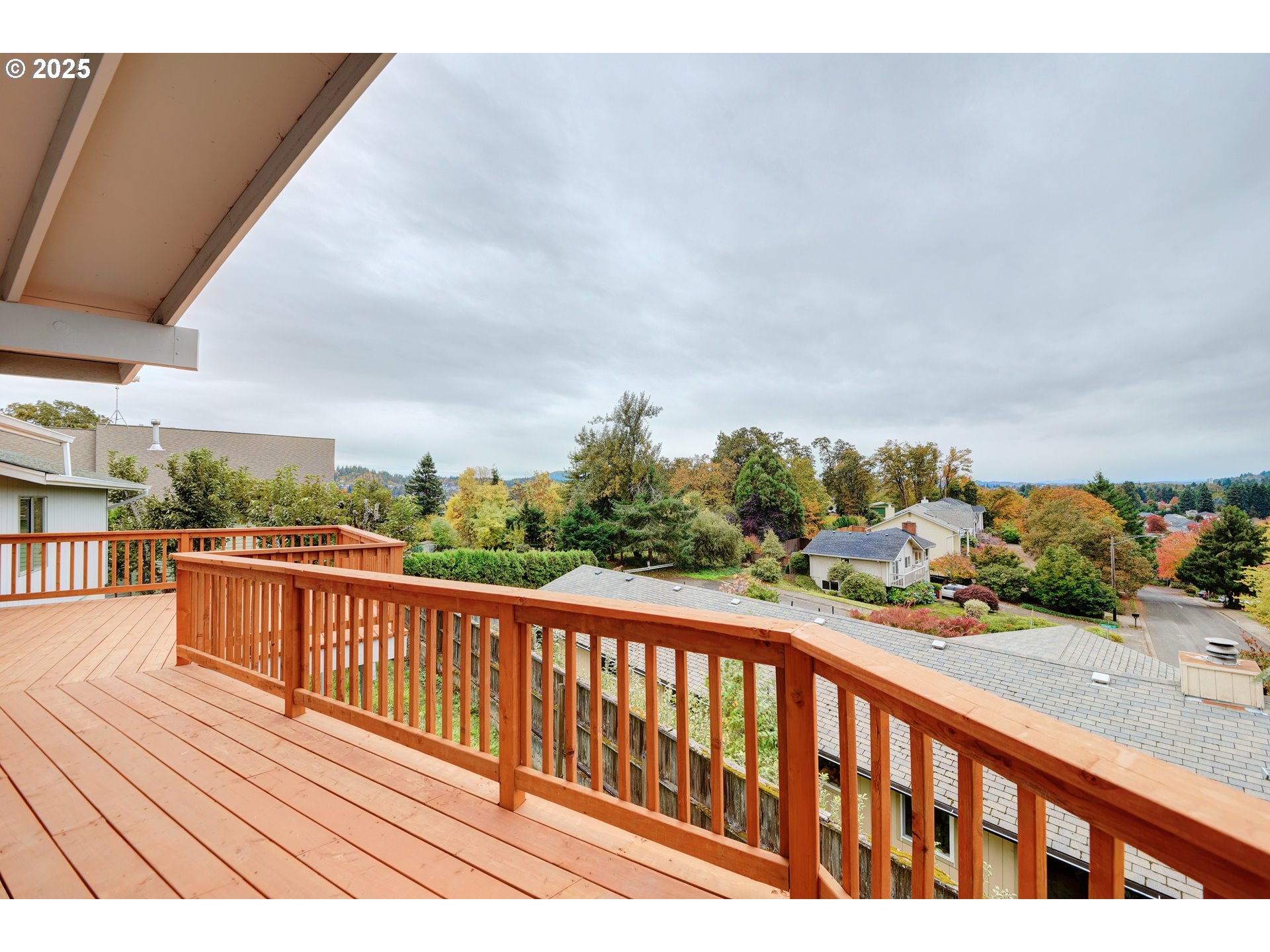 724 Sunset DR, Springfield