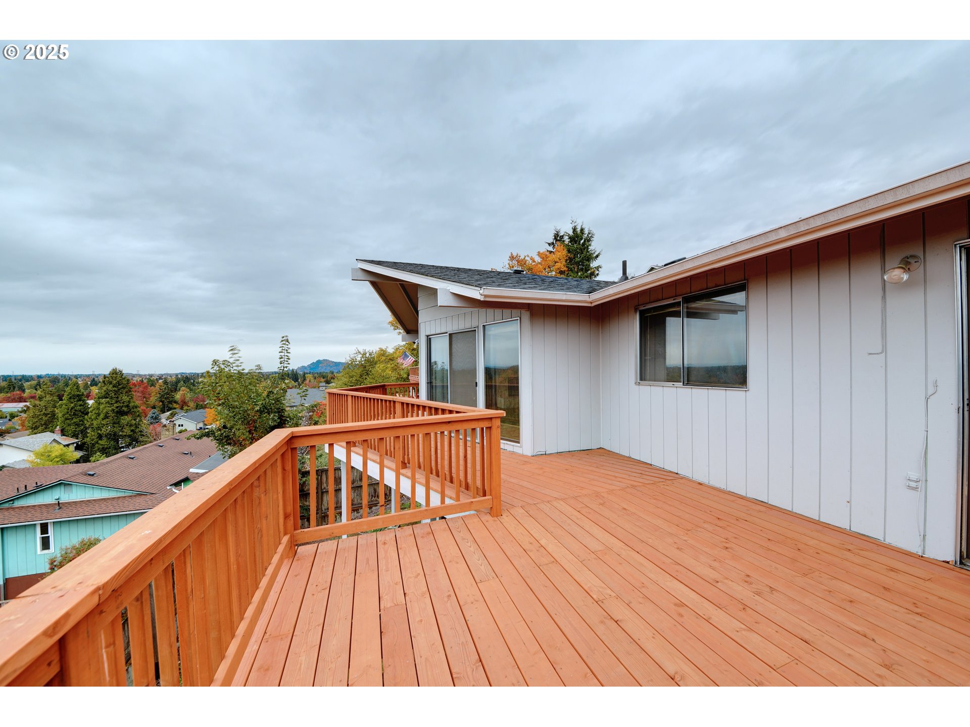 724 Sunset DR, Springfield