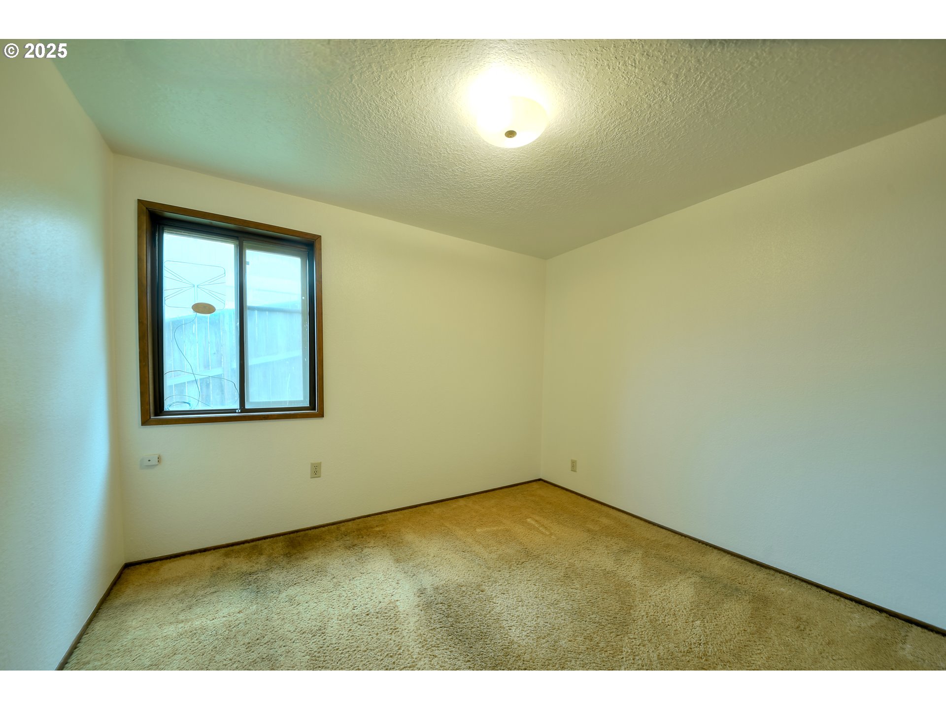 724 Sunset DR, Springfield