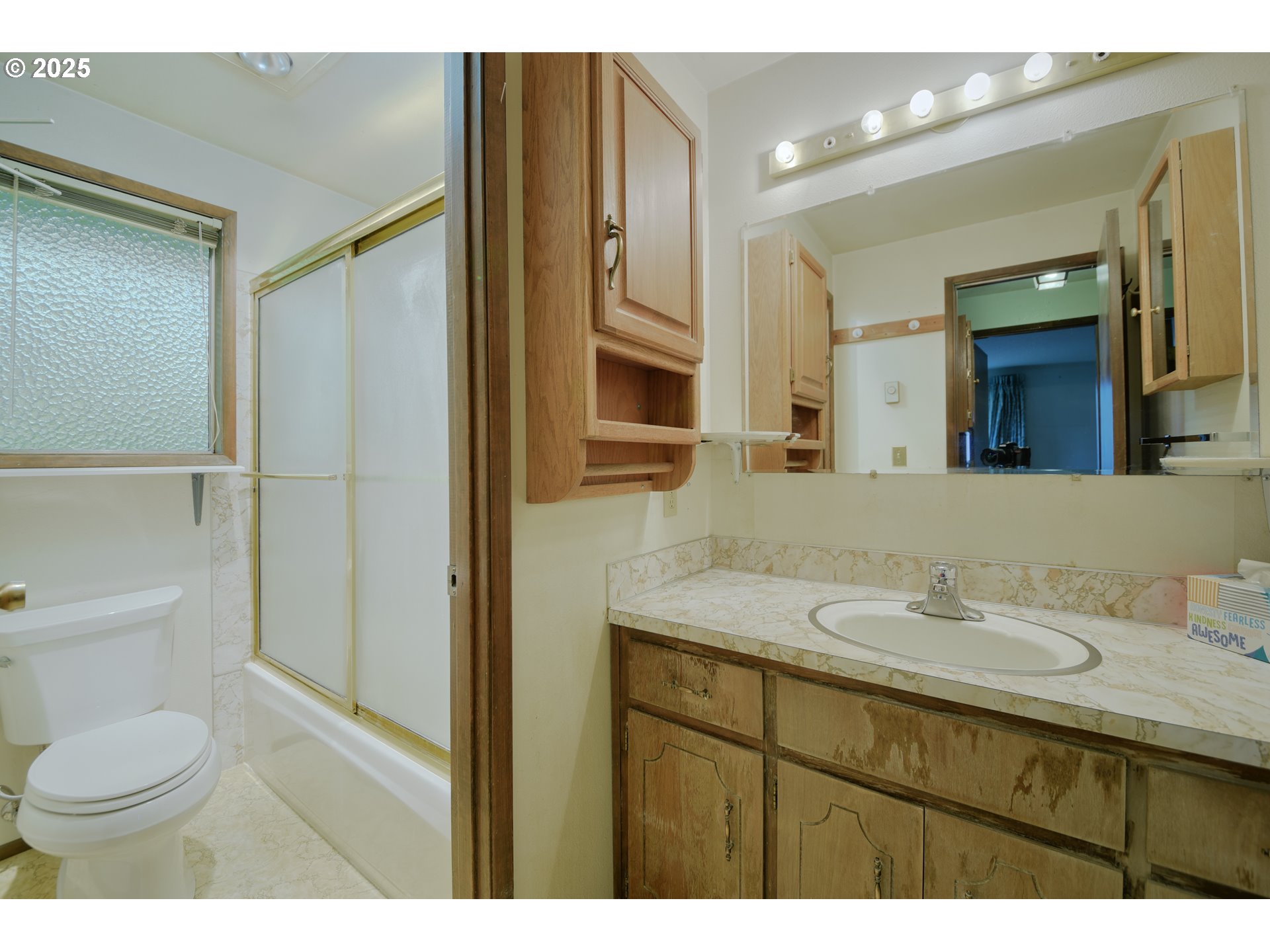 724 Sunset DR, Springfield