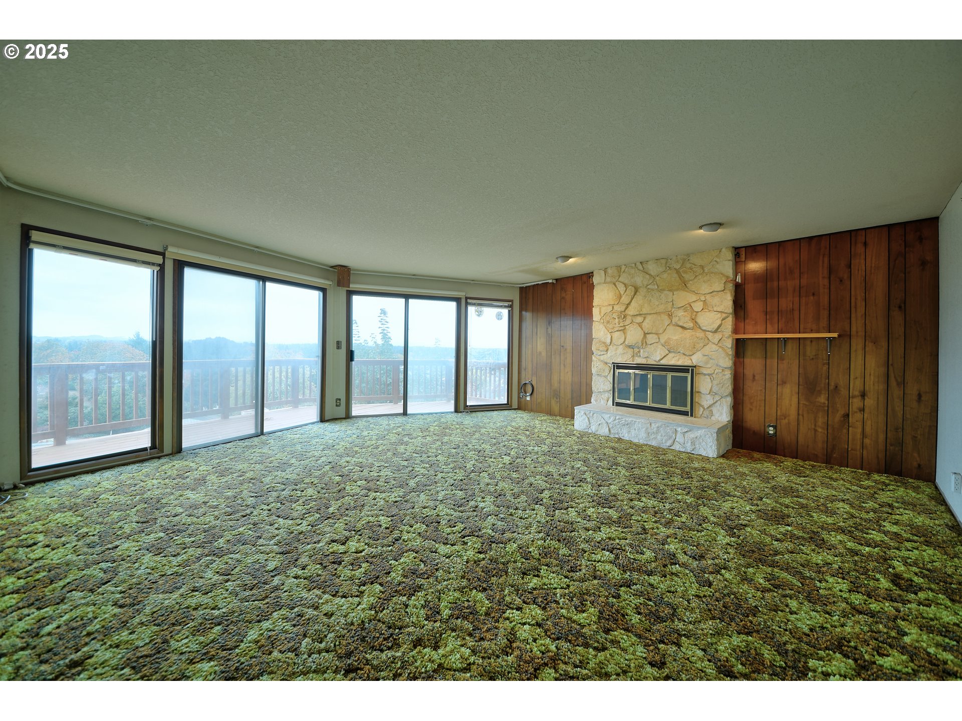 724 Sunset DR, Springfield