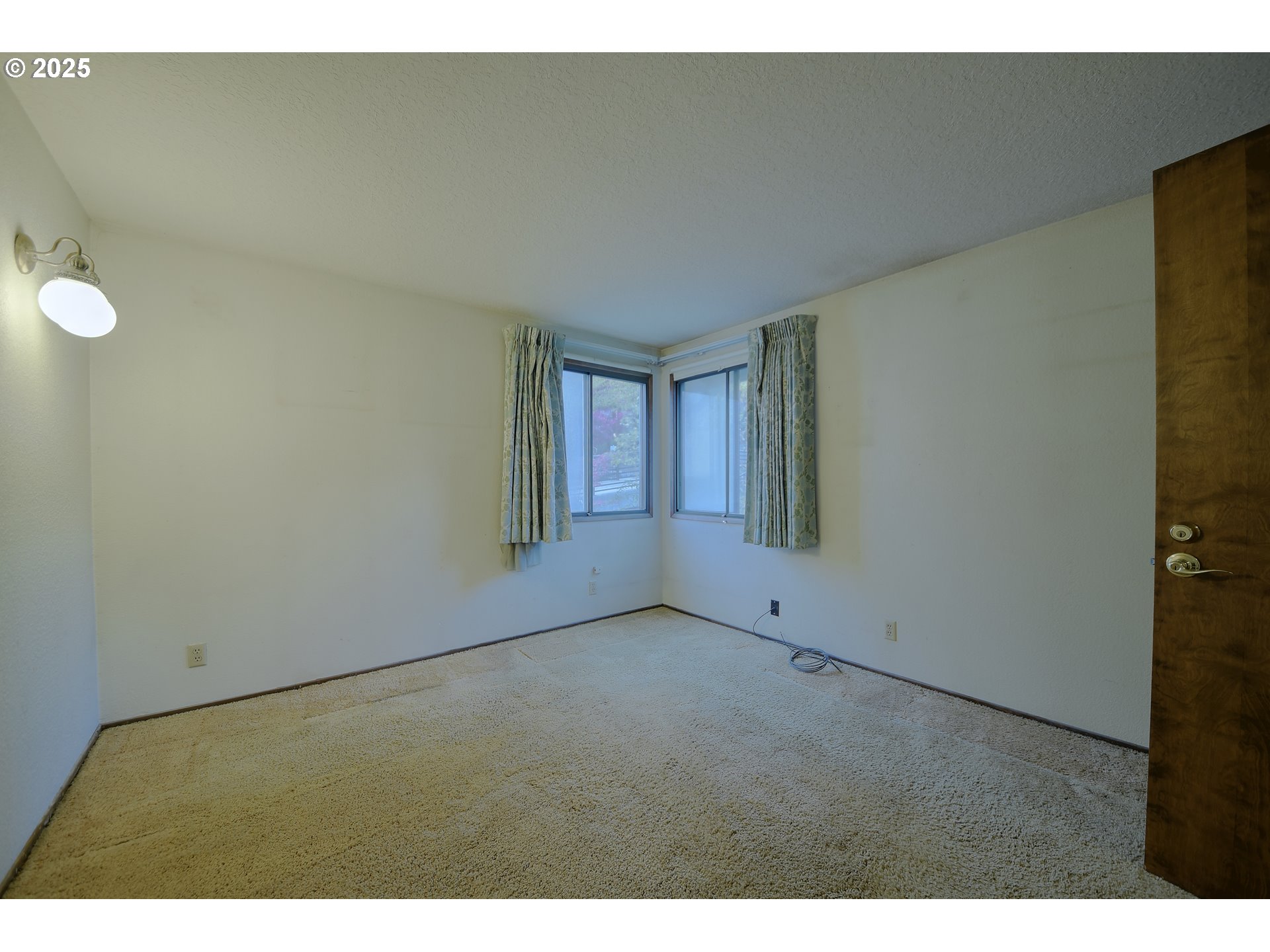 724 Sunset DR, Springfield