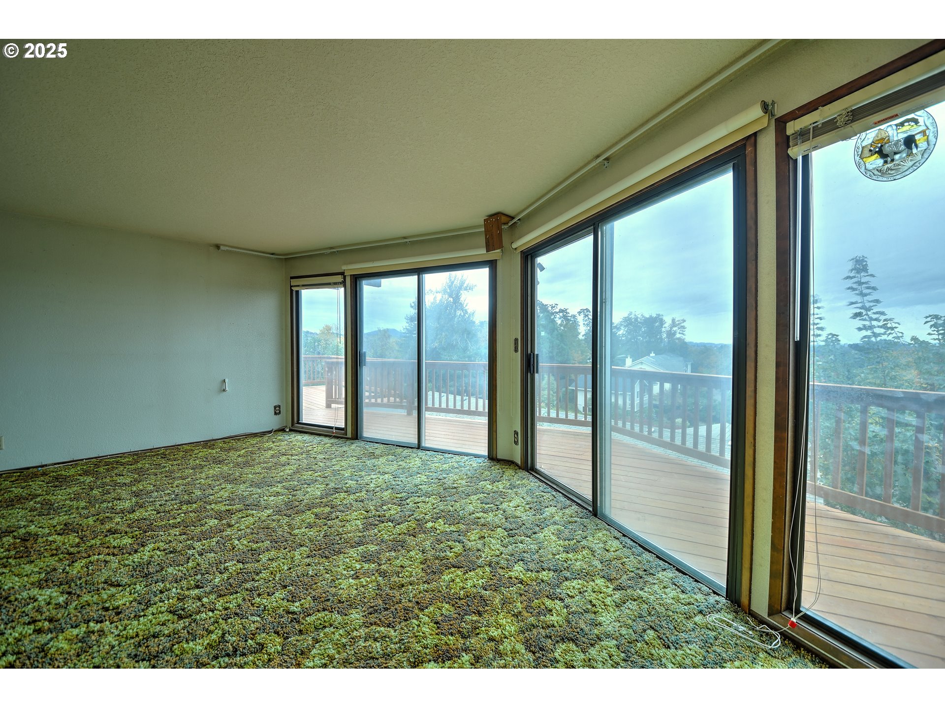 724 Sunset DR, Springfield