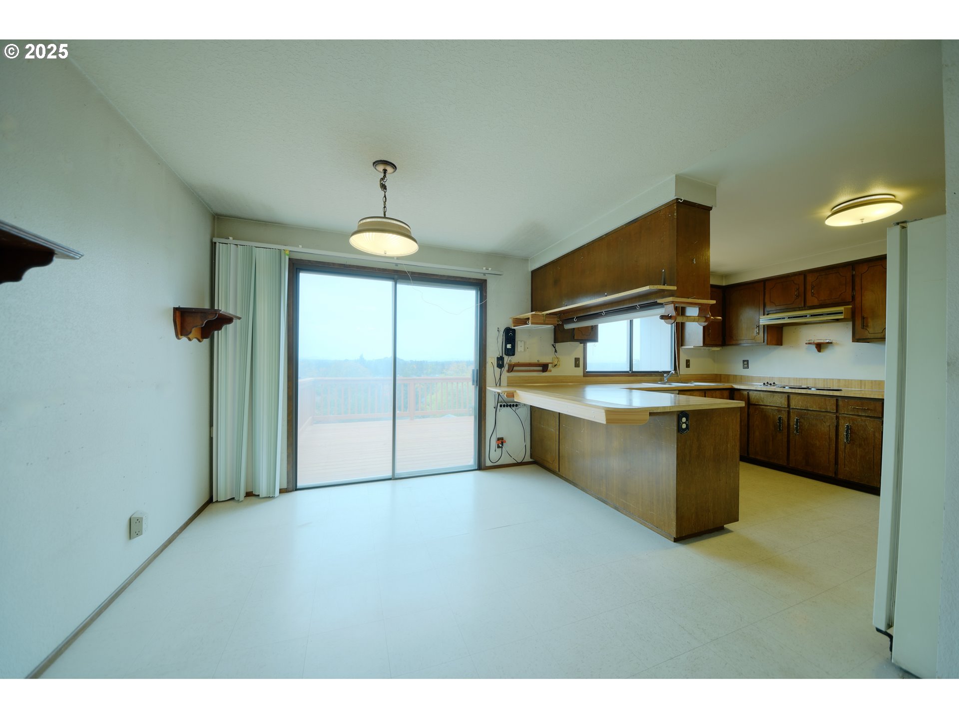 724 Sunset DR, Springfield