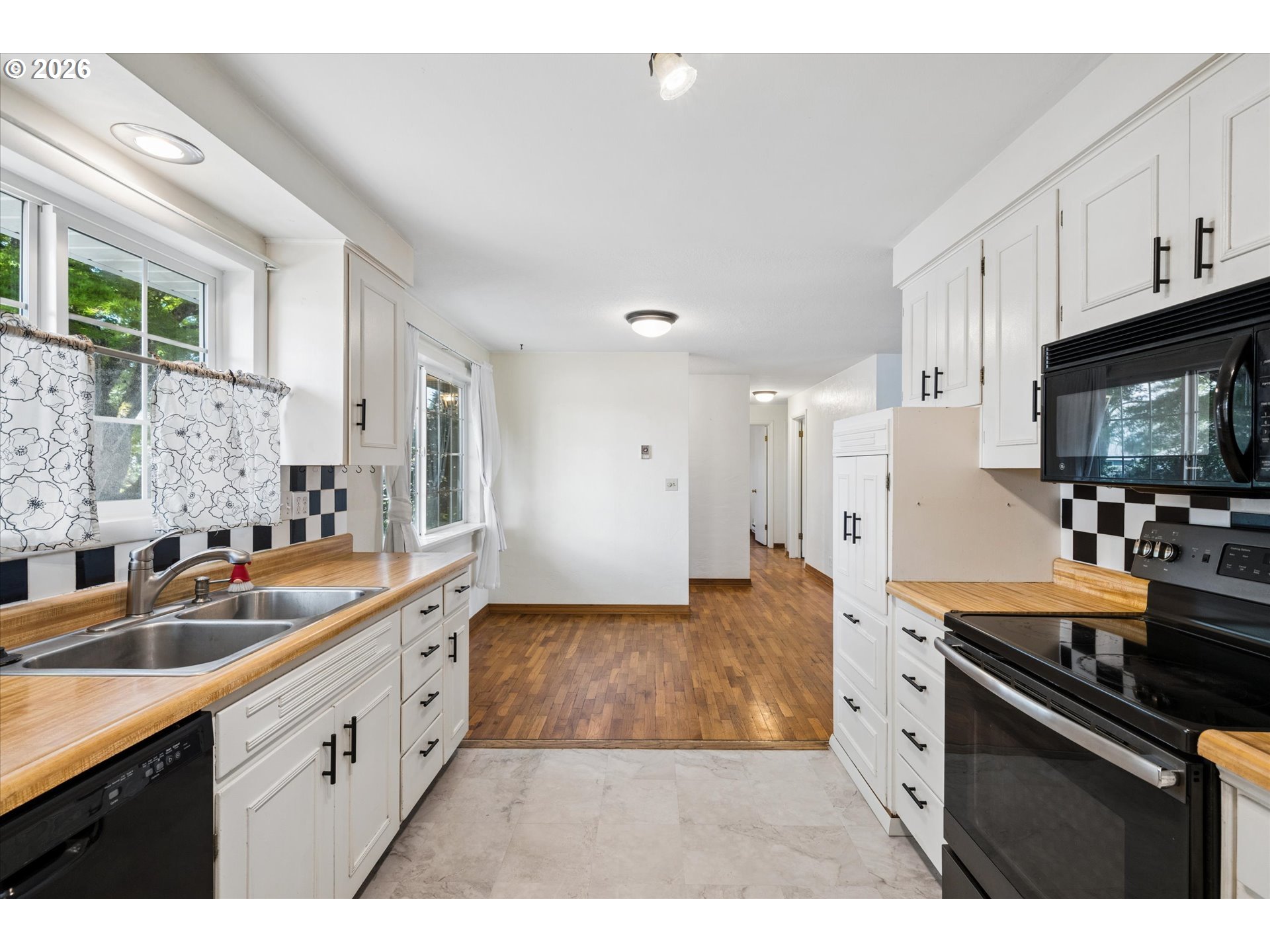 196 HAYDEN BRIDGE WAY