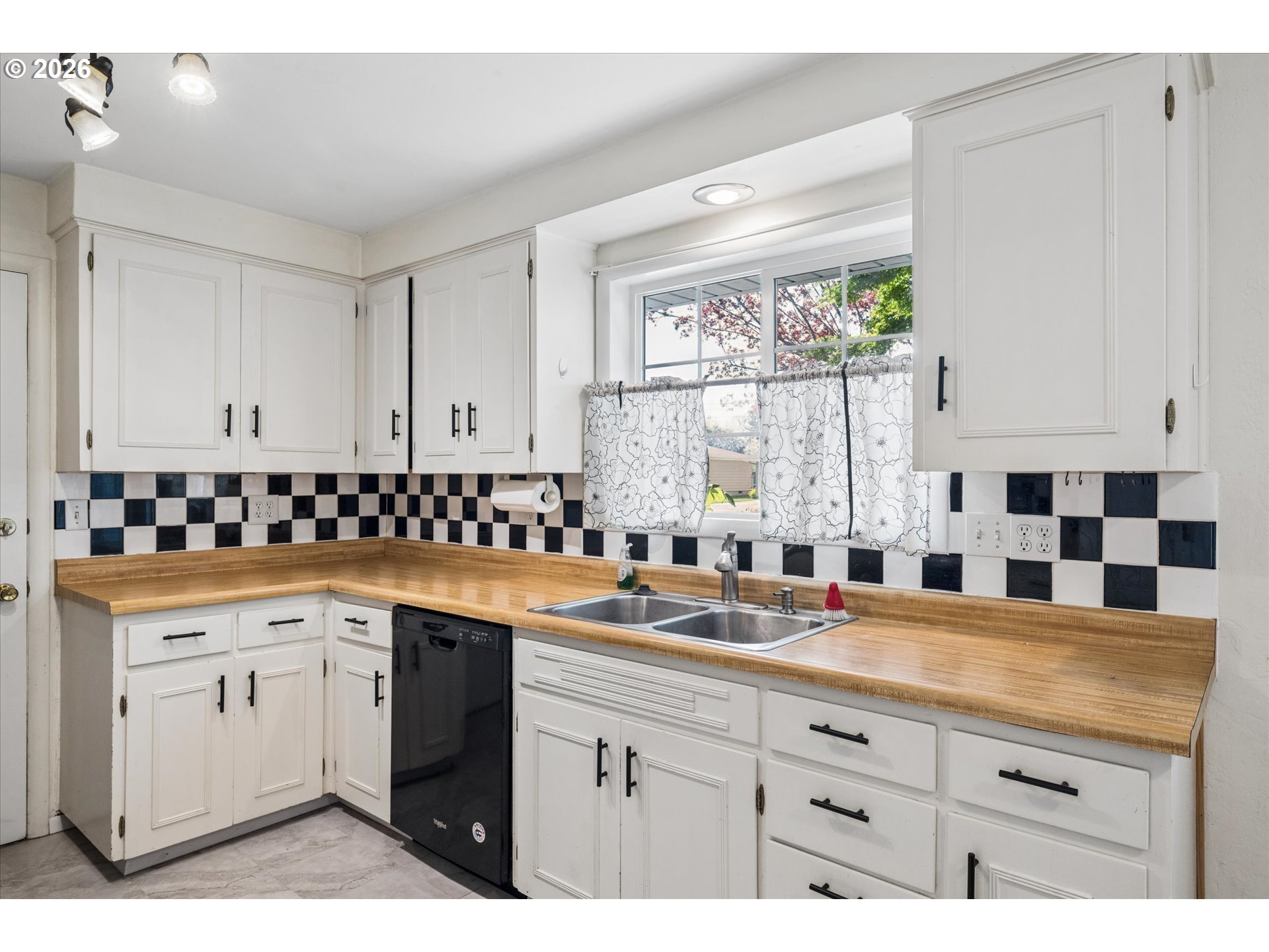 196 HAYDEN BRIDGE WAY