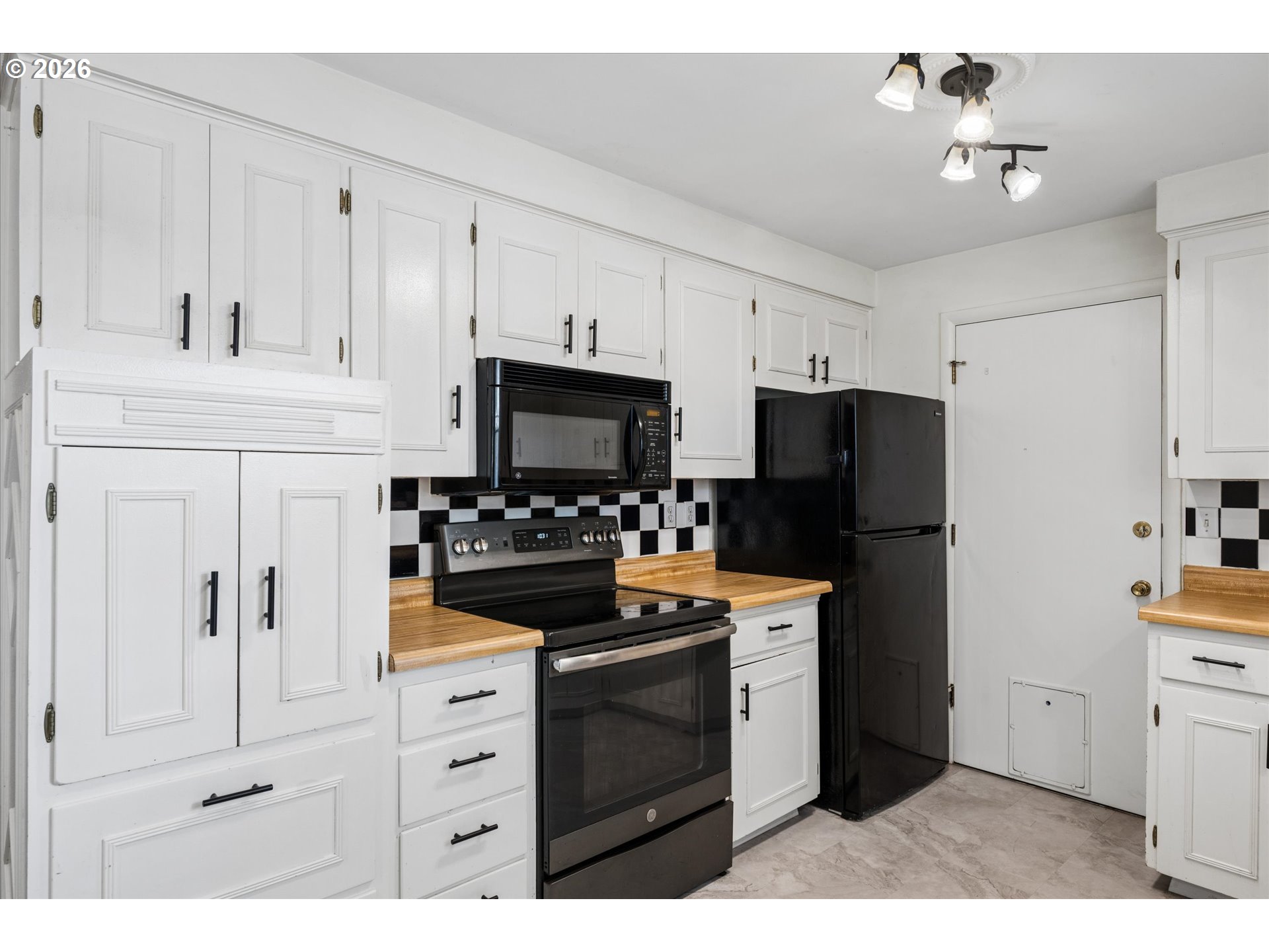 196 HAYDEN BRIDGE WAY