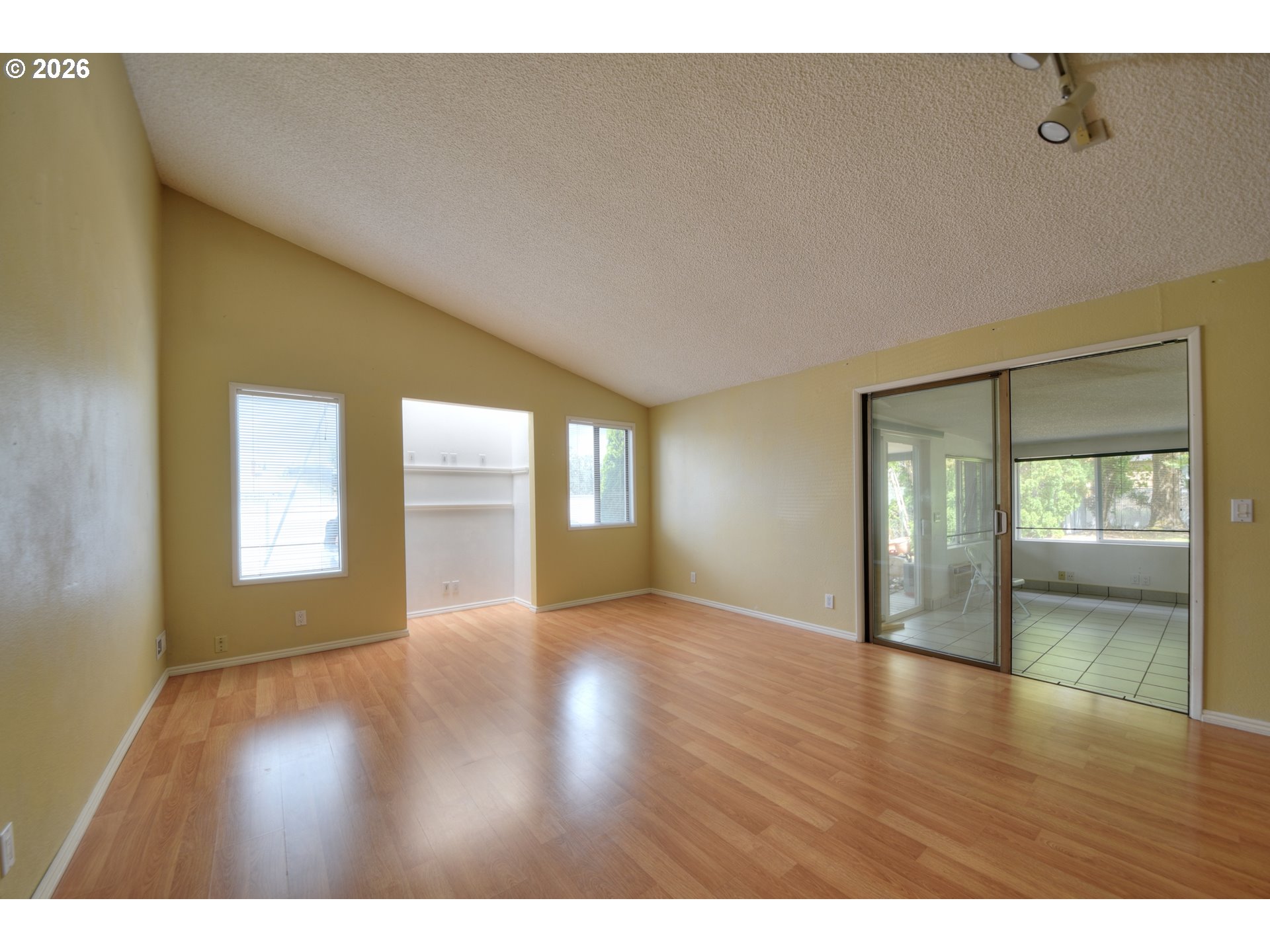 1217 WILLAGILLESPIE RD