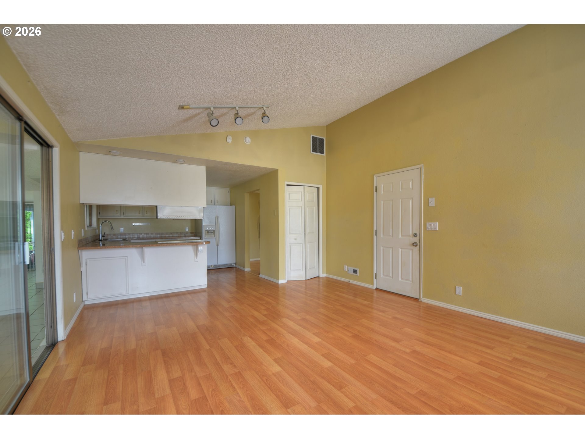 1217 WILLAGILLESPIE RD