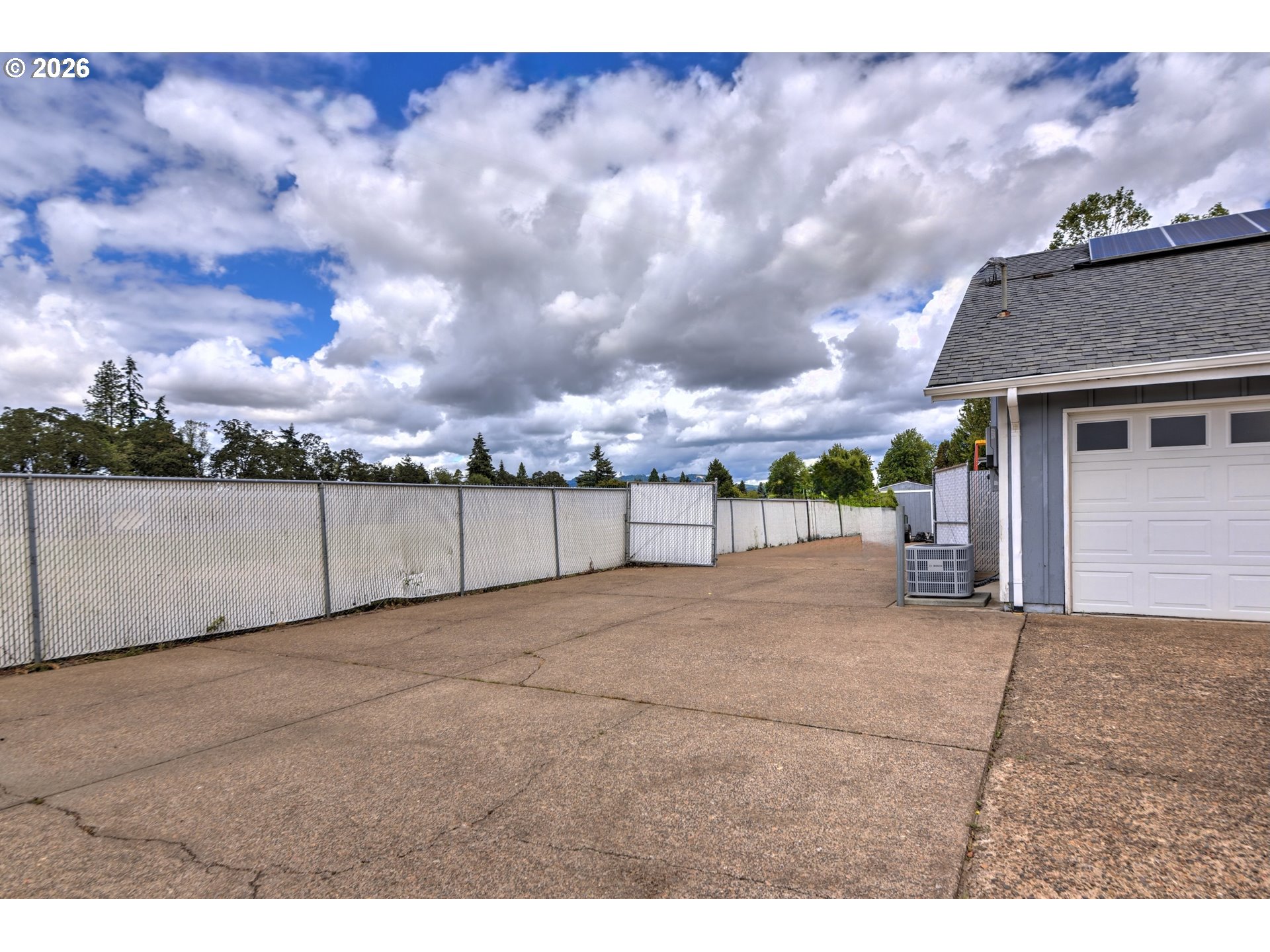 1217 WILLAGILLESPIE RD