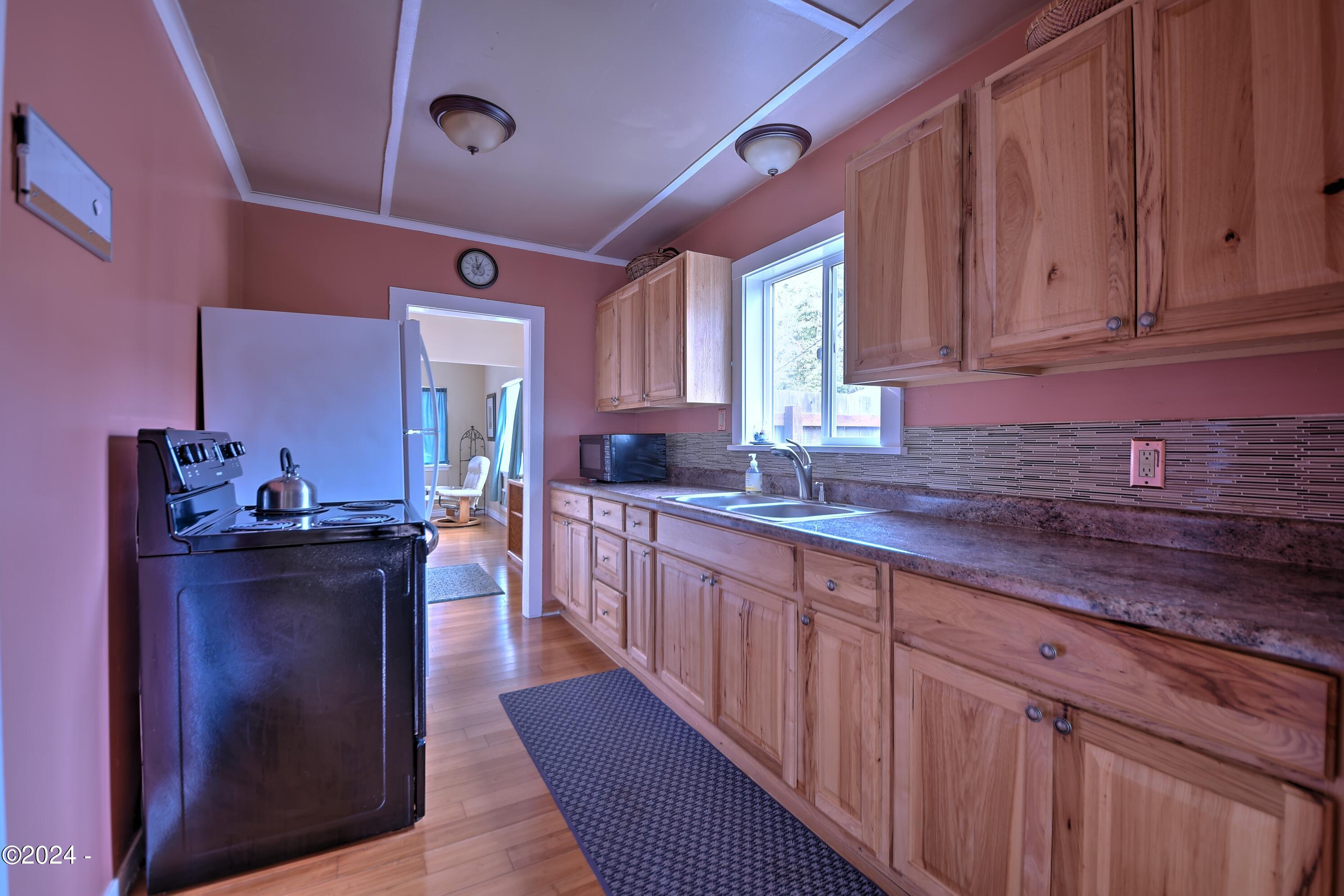 2208 NW Oceanview Drive