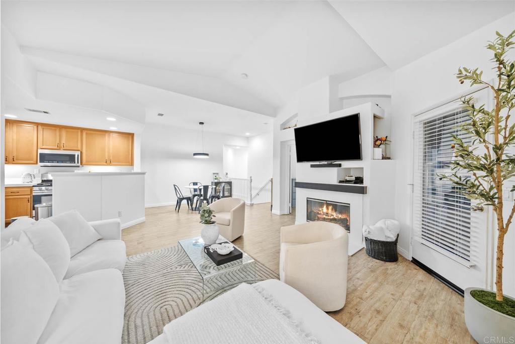 717 Caminito Valiente