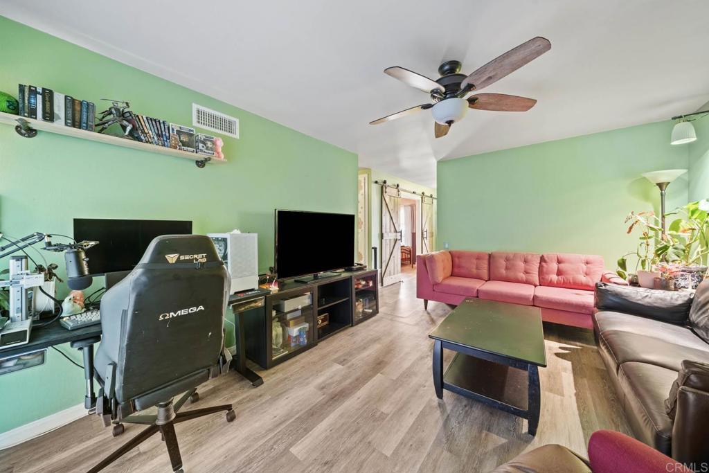 218 Holiday Way