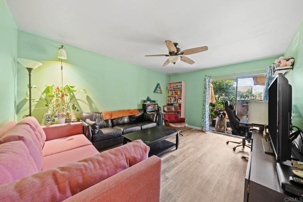 218 Holiday Way