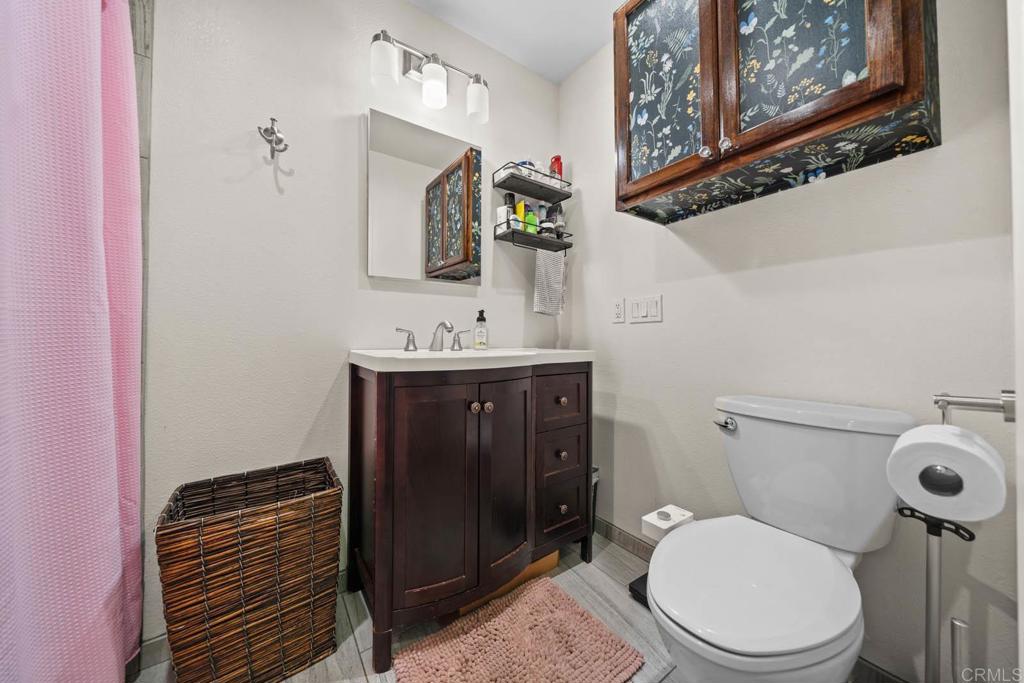218 Holiday Way