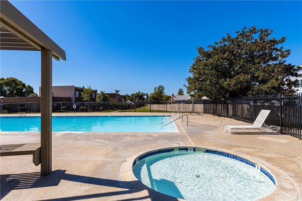 218 Holiday Way
