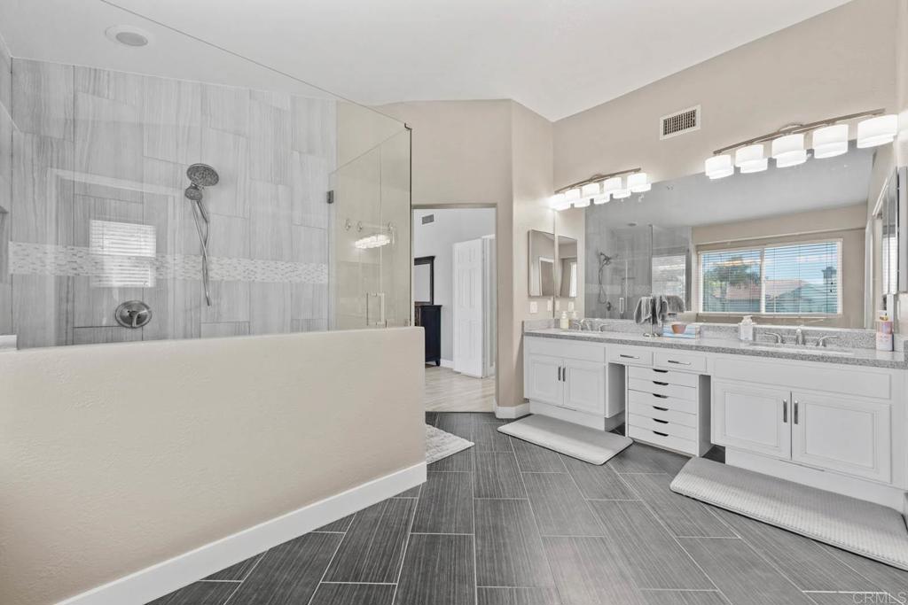 2435 Bear Rock