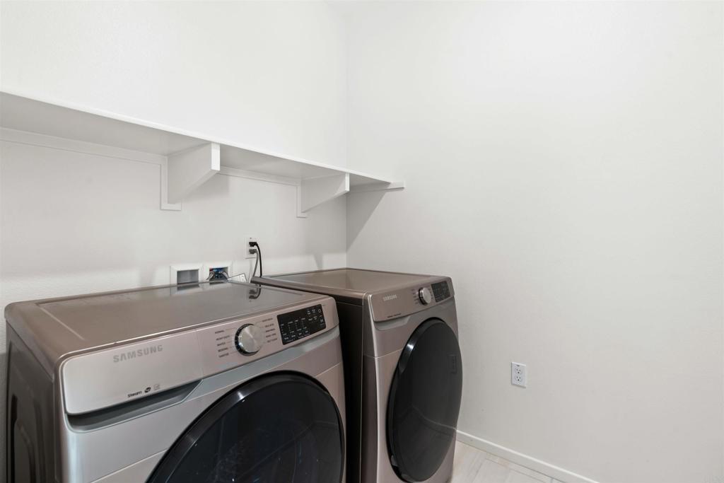 1917 Avenida Echeveria 43