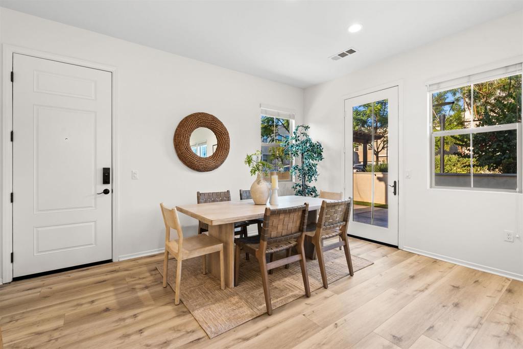 1917 Avenida Echeveria 43