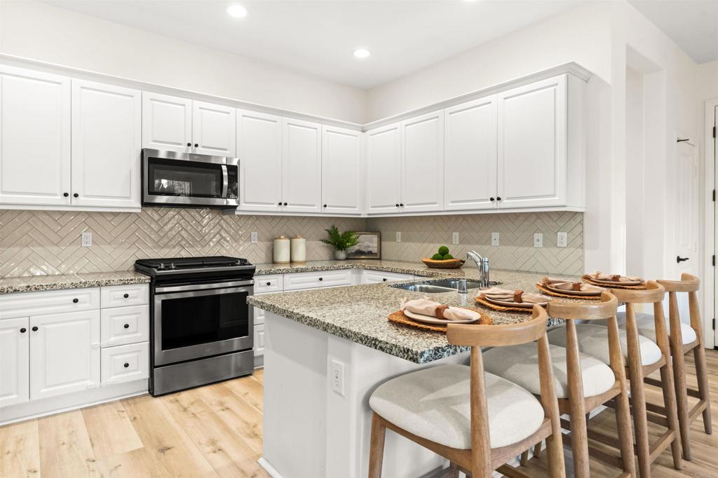 1917 Avenida Echeveria 43